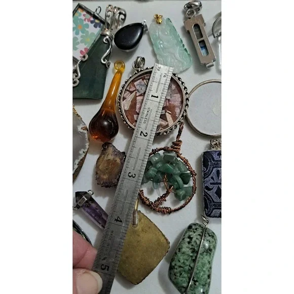 Huge Lot of 17 Vintage Pendants Glass Mixed Gemstones - Picture 10 of 11